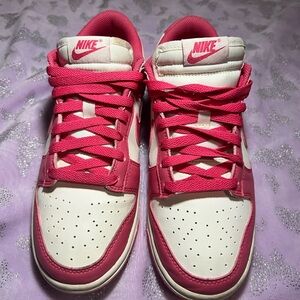 Nike low dunk pink/red shoes